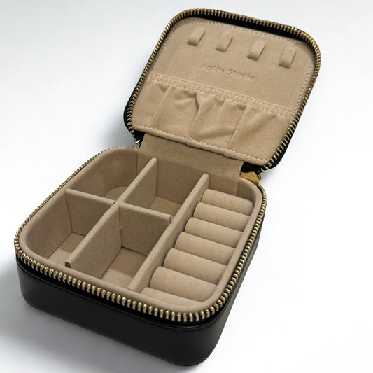 Jewelry CaseAplós Studio